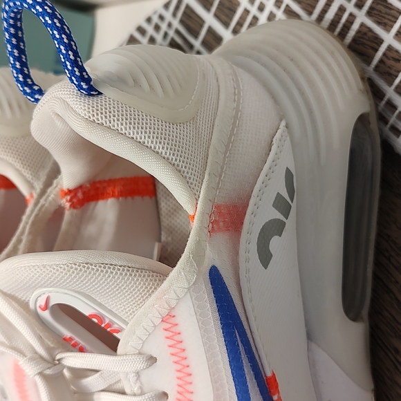 🧁 EUC Nike Air Max 2090 White Flash/Crimson  4/2020 Ladie's Running Shoe, 6.5 - Picture 7 of 16